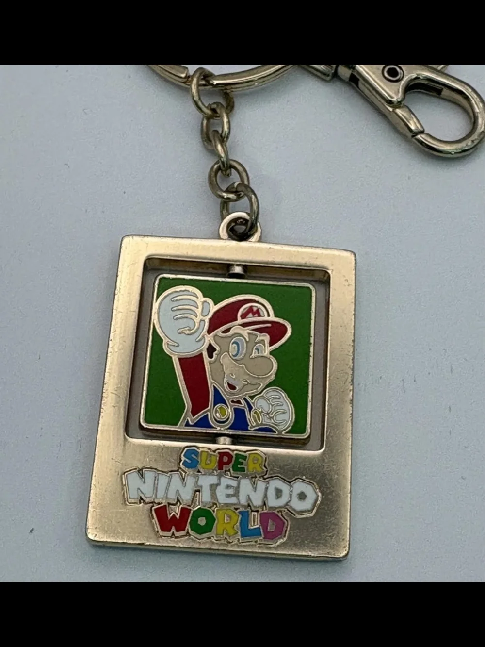 Universal Studios Hollywood Super Nintendo World Mario Spinning Keychain